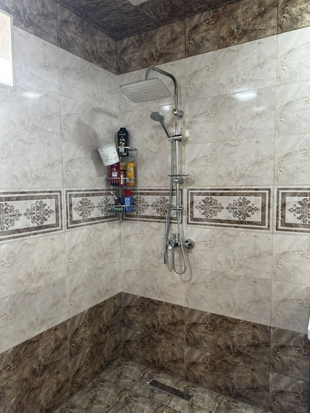 3 otaqlı, 95 kv. m, Təmirsiz
