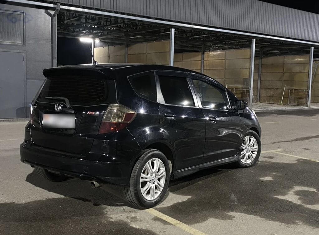 Honda Fit: 2017 г., Автомат, Бензин, Хэтчбэк: фото 2
