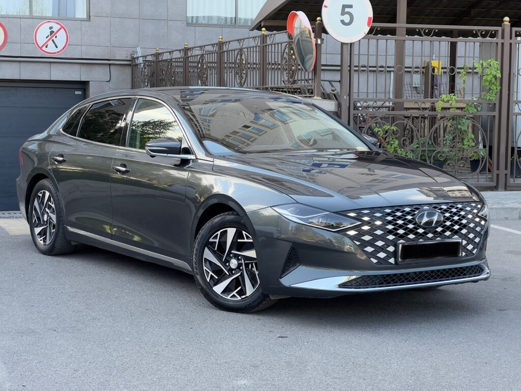 Hyundai Grandeur: 2022 г., 2.4 л, Автомат, Гибрид, Седан: фото 1