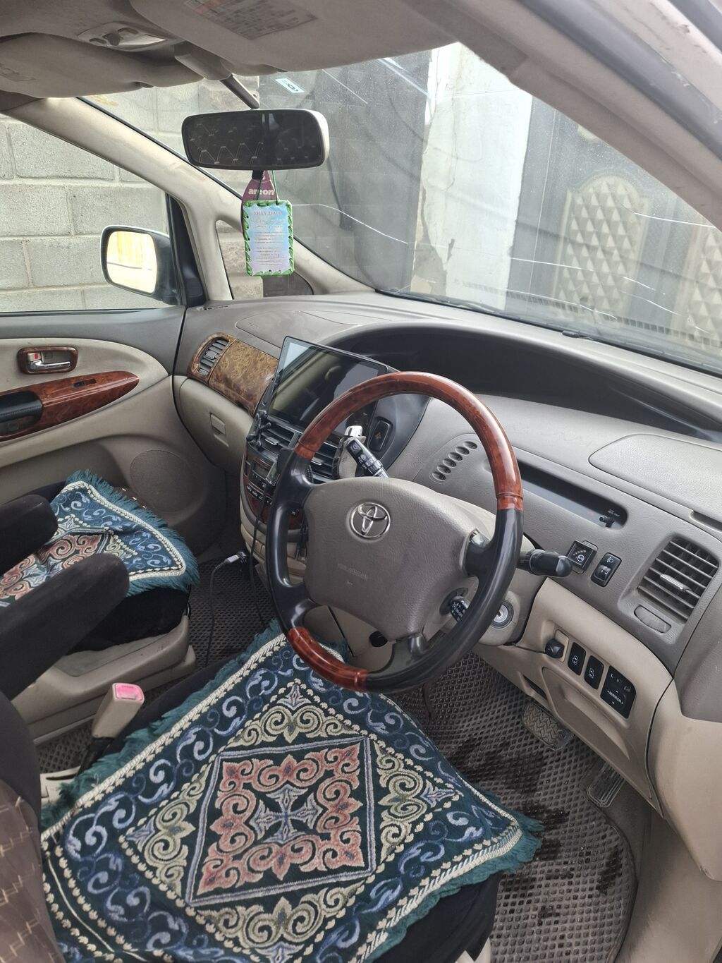 Toyota Estima: 2004 г., 2.4 л, Автомат, Газ, Минивэн: фото 8