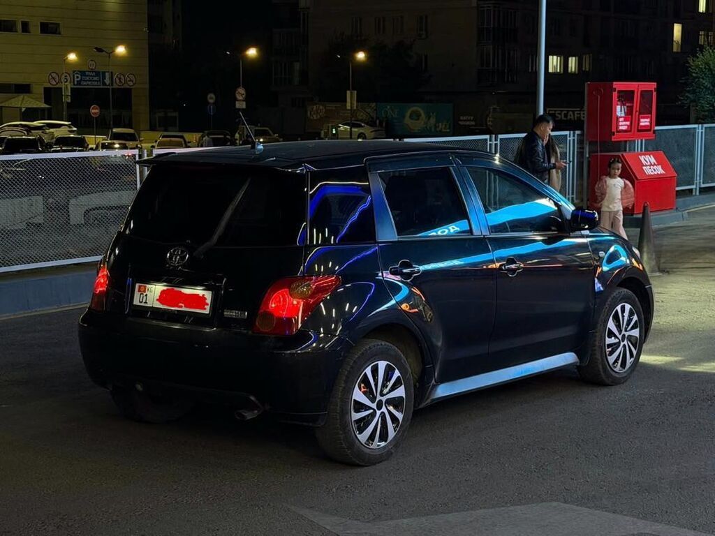 Toyota Ist: 2002 г., 1.5 л, Автомат, Газ, Хэтчбэк: фото 8