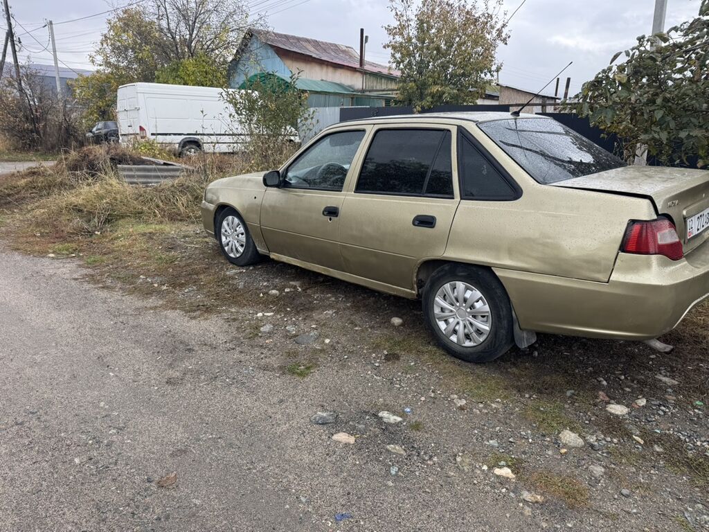 Daewoo Nexia: 2008 г., 1.5 л, Механика, Бензин, Седан: фото 4