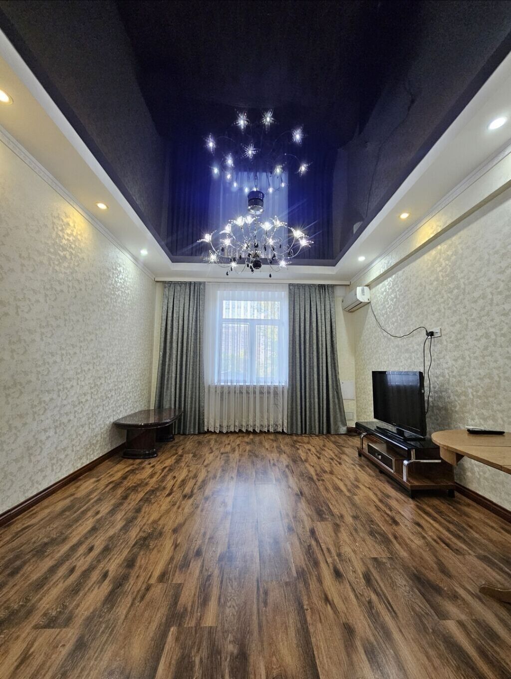 3 комнаты, 68 м², Юг-2 мкр Сталинка, 2 этаж: фото 2