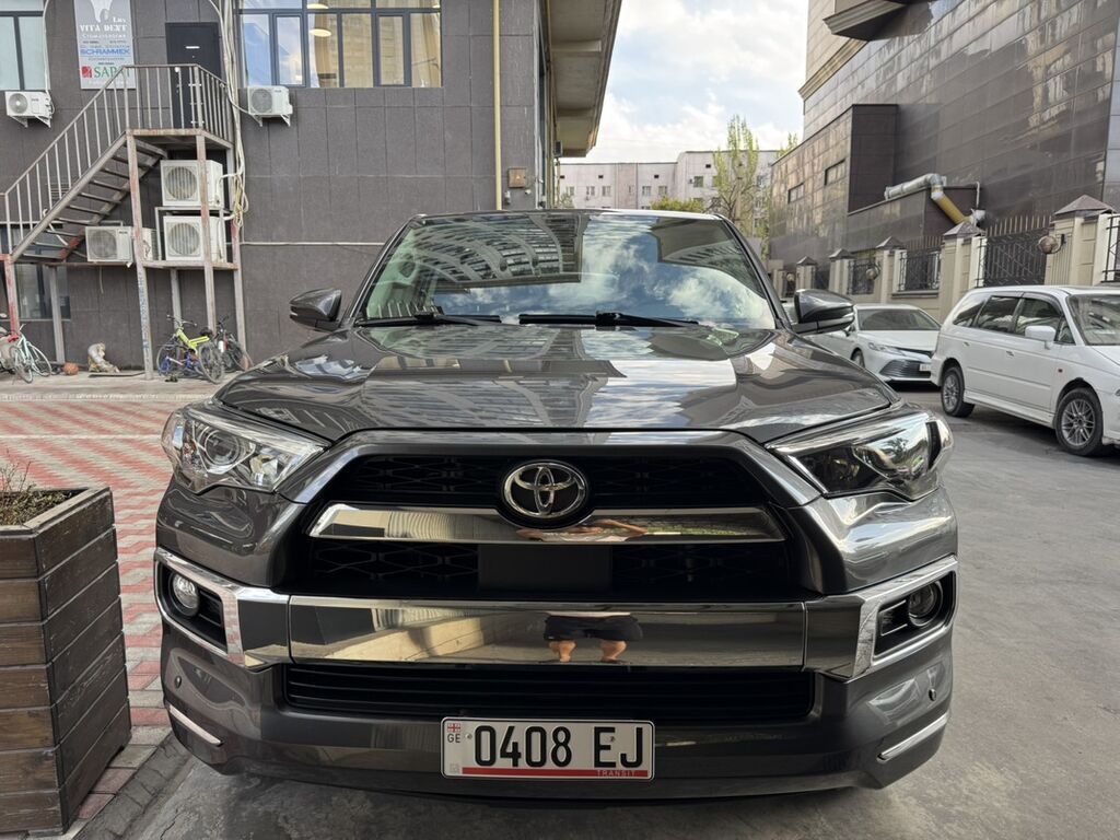 Toyota 4Runner: 2020 г., 4 л, Автомат, Бензин, Внедорожник: фото 1