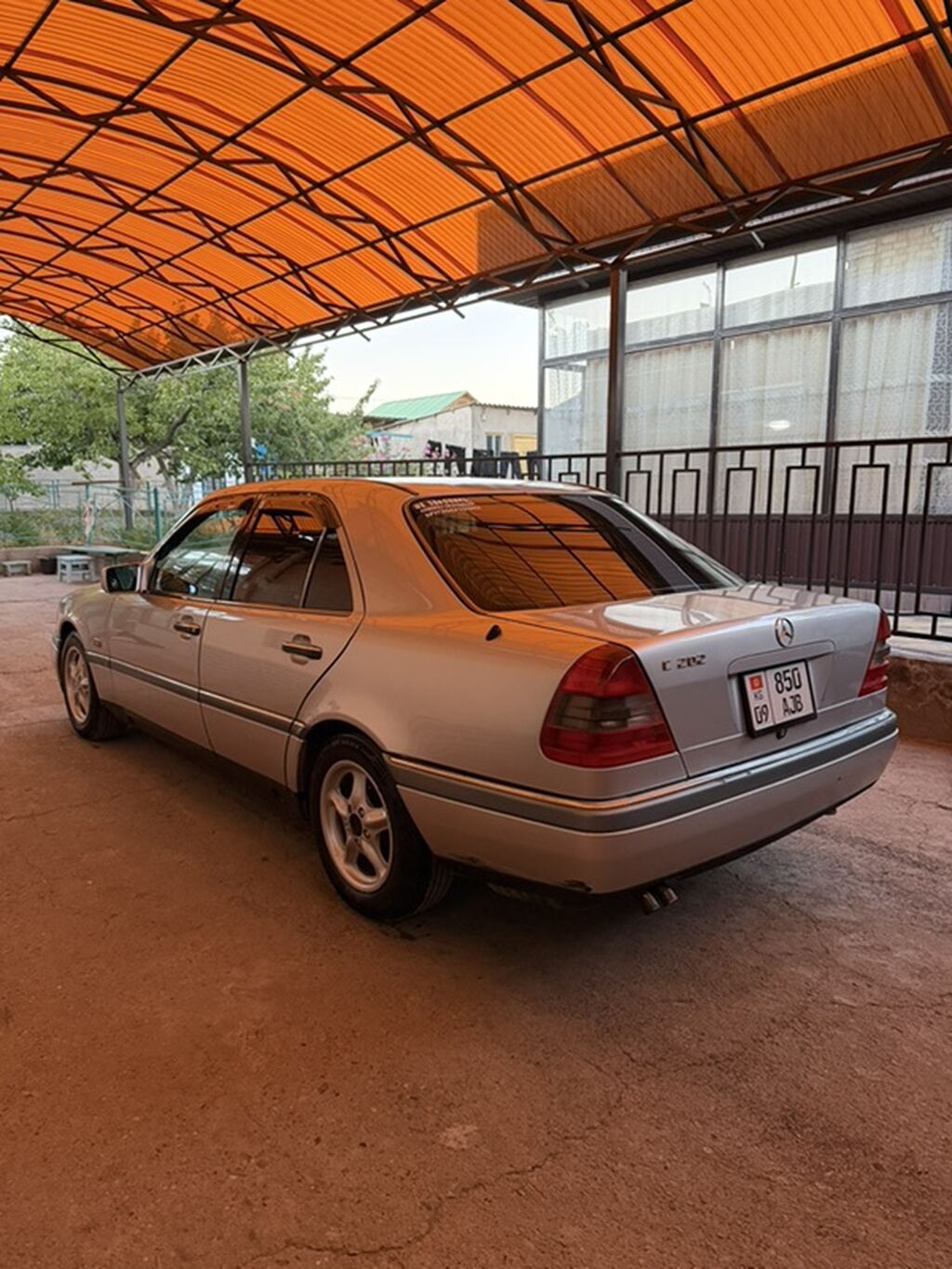 Mercedes-Benz C-Class: 1995 г., 2.2 л, Автомат, Бензин, Седан: фото 3