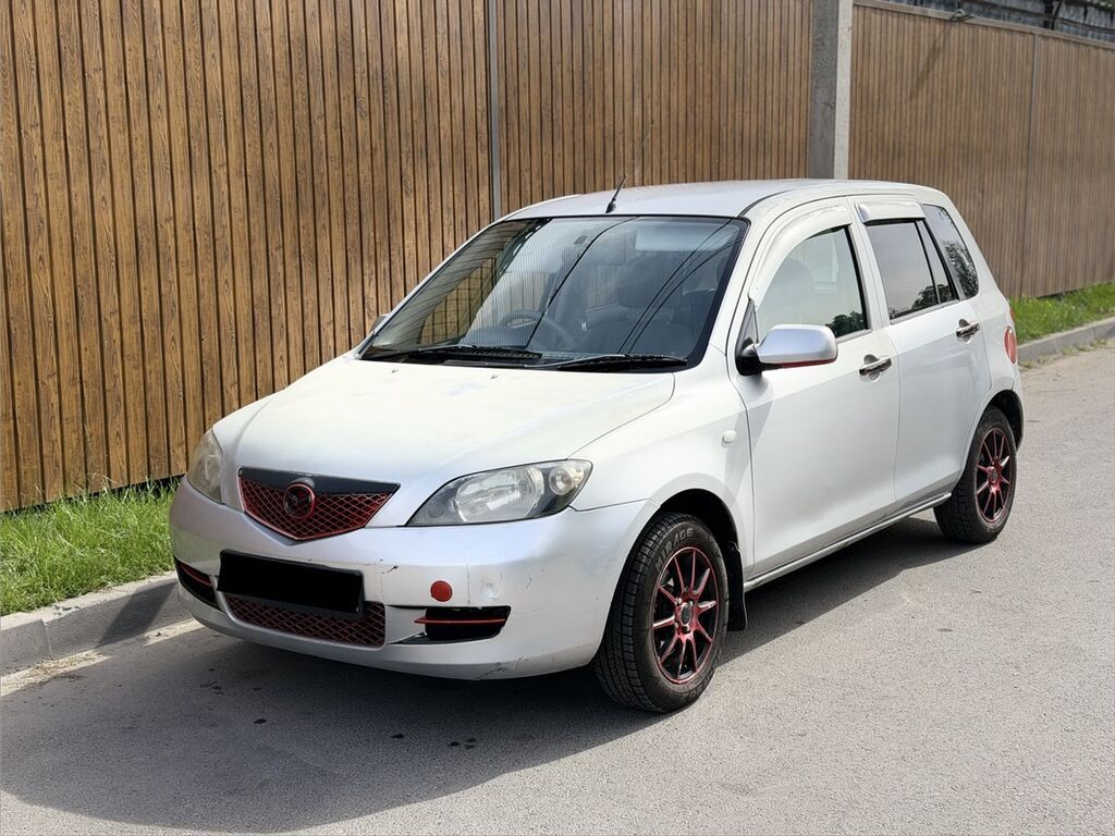 Mazda Demio: 2003 г., 1.3 л, Автомат, Бензин, Хэтчбэк: фото 2