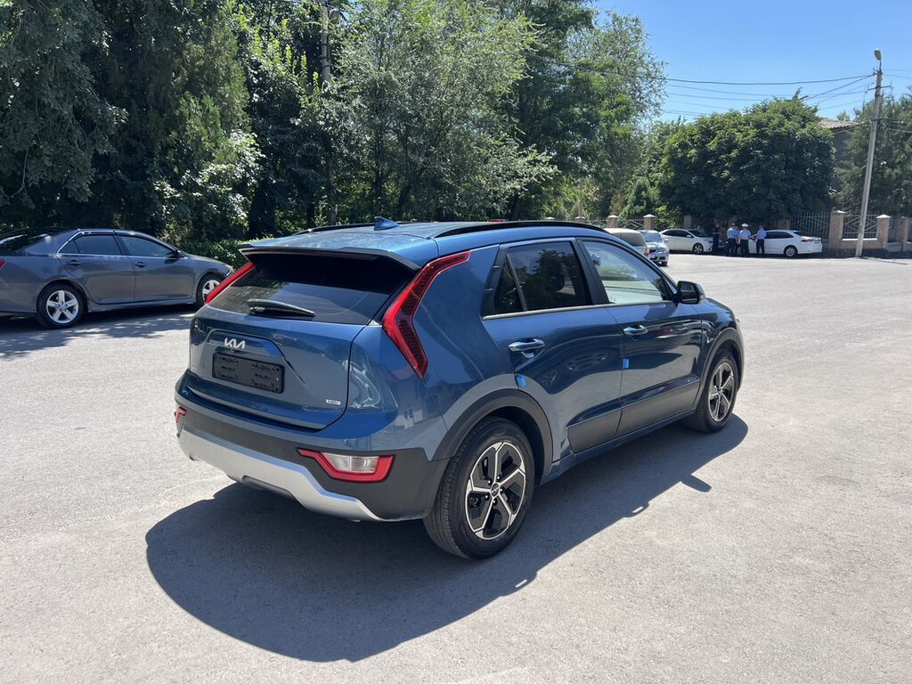 Kia Niro: 2022 г., 1.6 л, Автомат, Гибрид, Кроссовер — фото 3