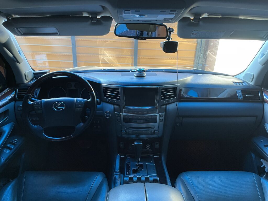 Lexus LX: 2009 г., 5.7 л, Автомат, Газ, Внедорожник: фото 6