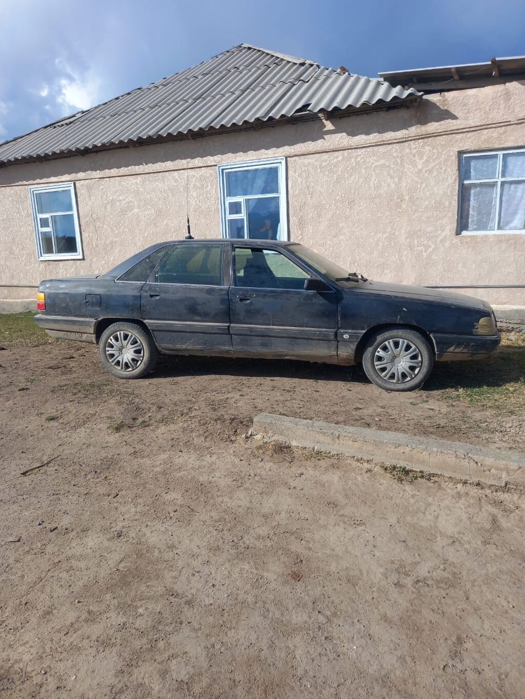 Audi 100: 1990 г., Седан