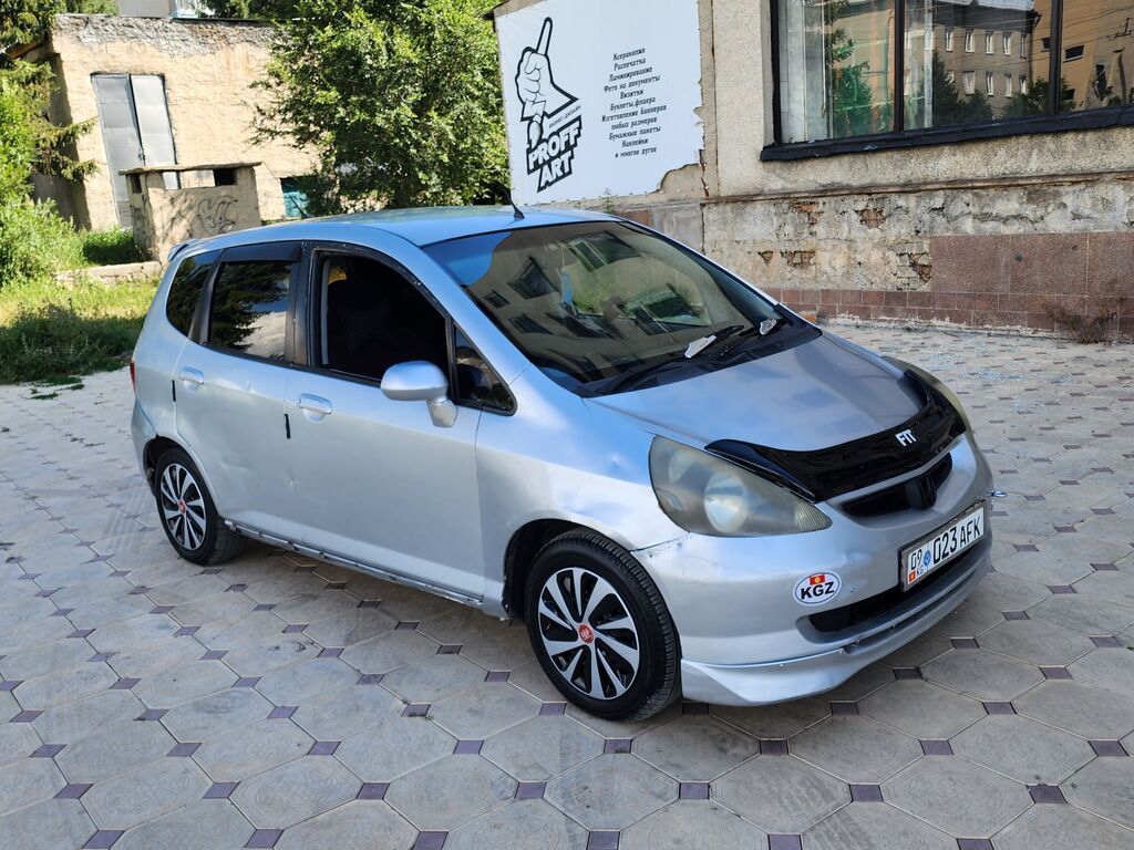 Honda Fit: 2005 г., 1.3 л, Автомат, Бензин, Хэтчбэк: фото 6