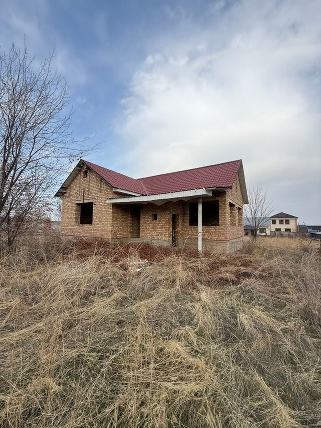 Продаётся недостроенный кирпичный дом с мансардным этажом. Срочном: фото 2