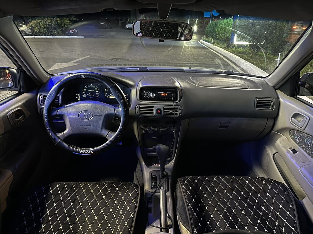 Toyota Corolla: 1998 г., 1.5 л, Автомат, Бензин, Седан: фото 5
