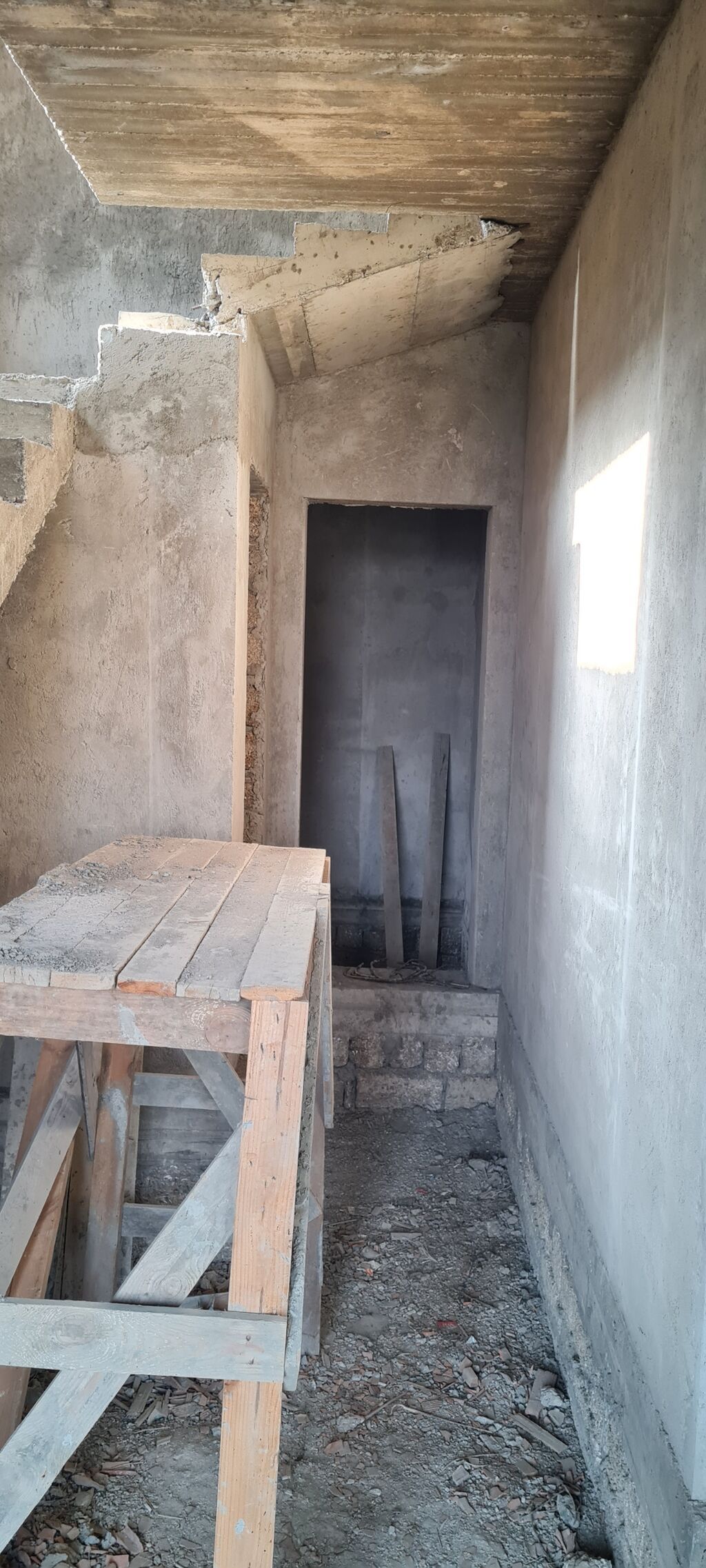 Kürdəxanı qəs. 4 otaqlı, 90 kv. m, Kredit yoxdur, Təmirsiz