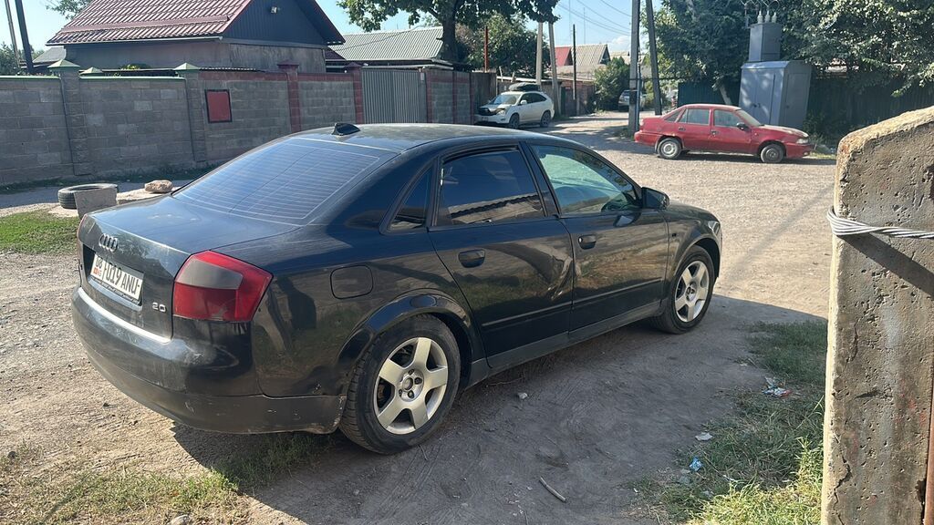 Audi A4: 2002 г., 2 л, Автомат, Газ, Седан: фото 5