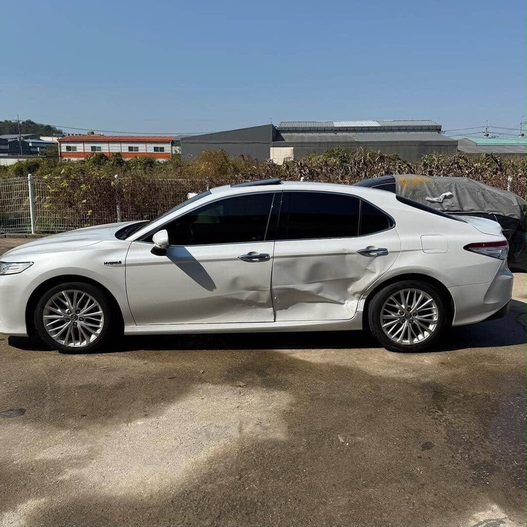 Toyota Camry: 2019 г., 2.5 л, Автомат, Гибрид, Седан: фото 6