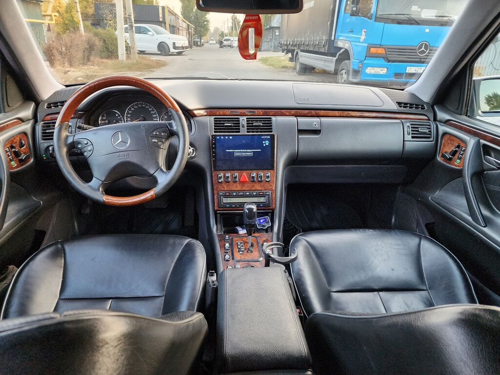 Mercedes-Benz E-Class: 2000 г., Автомат, Седан: фото 2