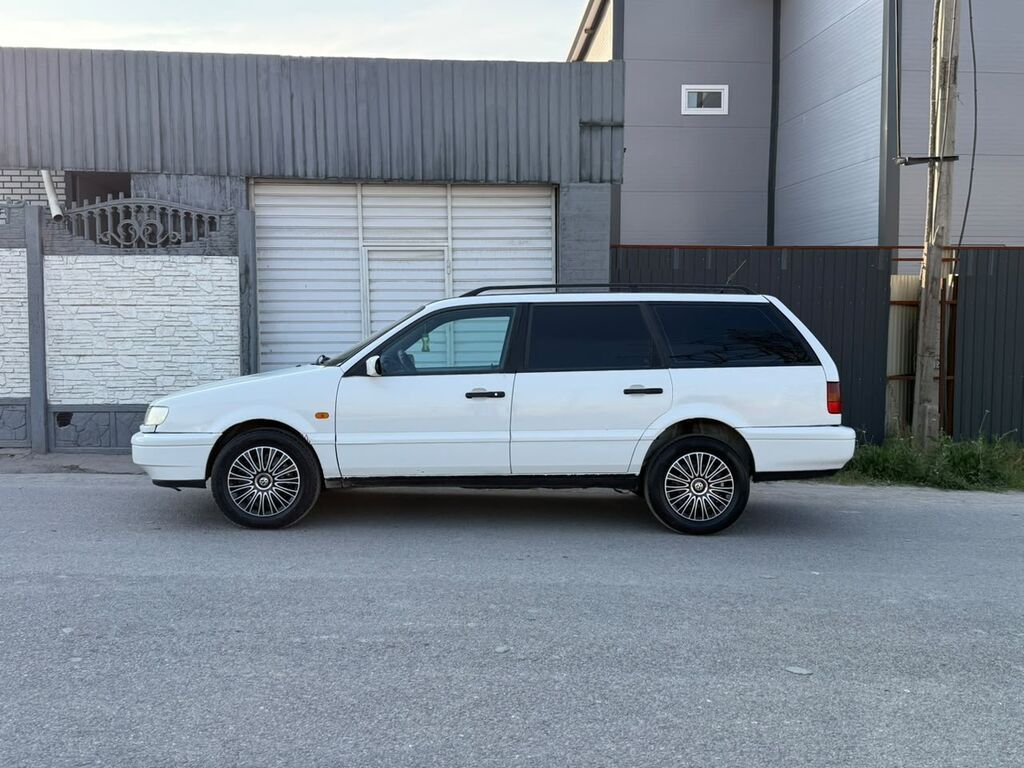Volkswagen Passat Variant: 1995 г., 2 л, Механика, Бензин, Универсал: фото 4