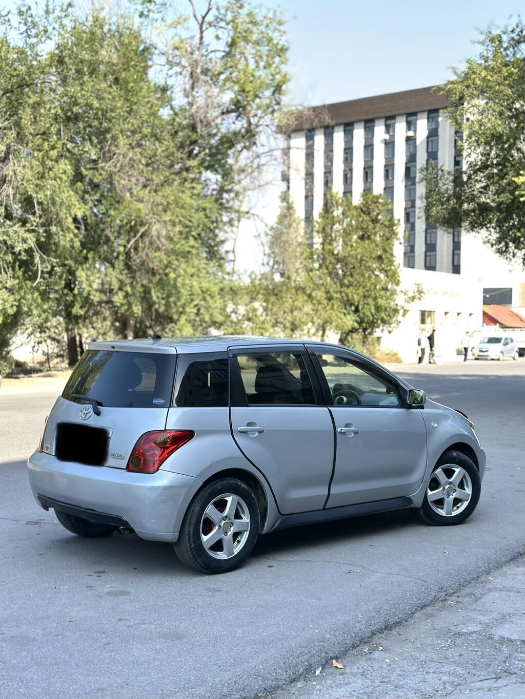 Toyota Ist: 2003 г., 1.3 л, Автомат, Бензин, Хэтчбэк: фото 3
