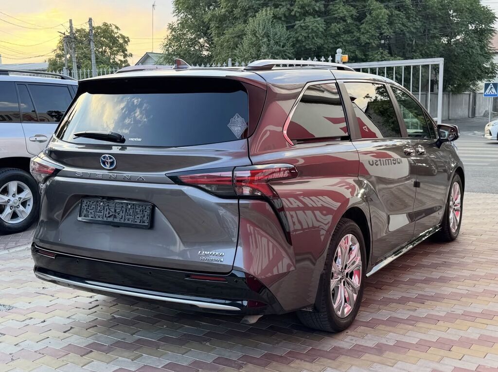 Toyota Sienna: 2021 г., 2.5 л, Автомат, Гибрид, Минивэн: фото 3