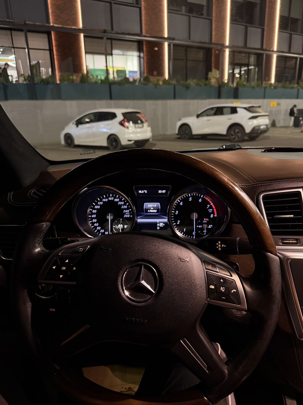 Mercedes-Benz GL-Class: 2013 г., 4.7 л, Автомат, Бензин, Внедорожник: фото 8
