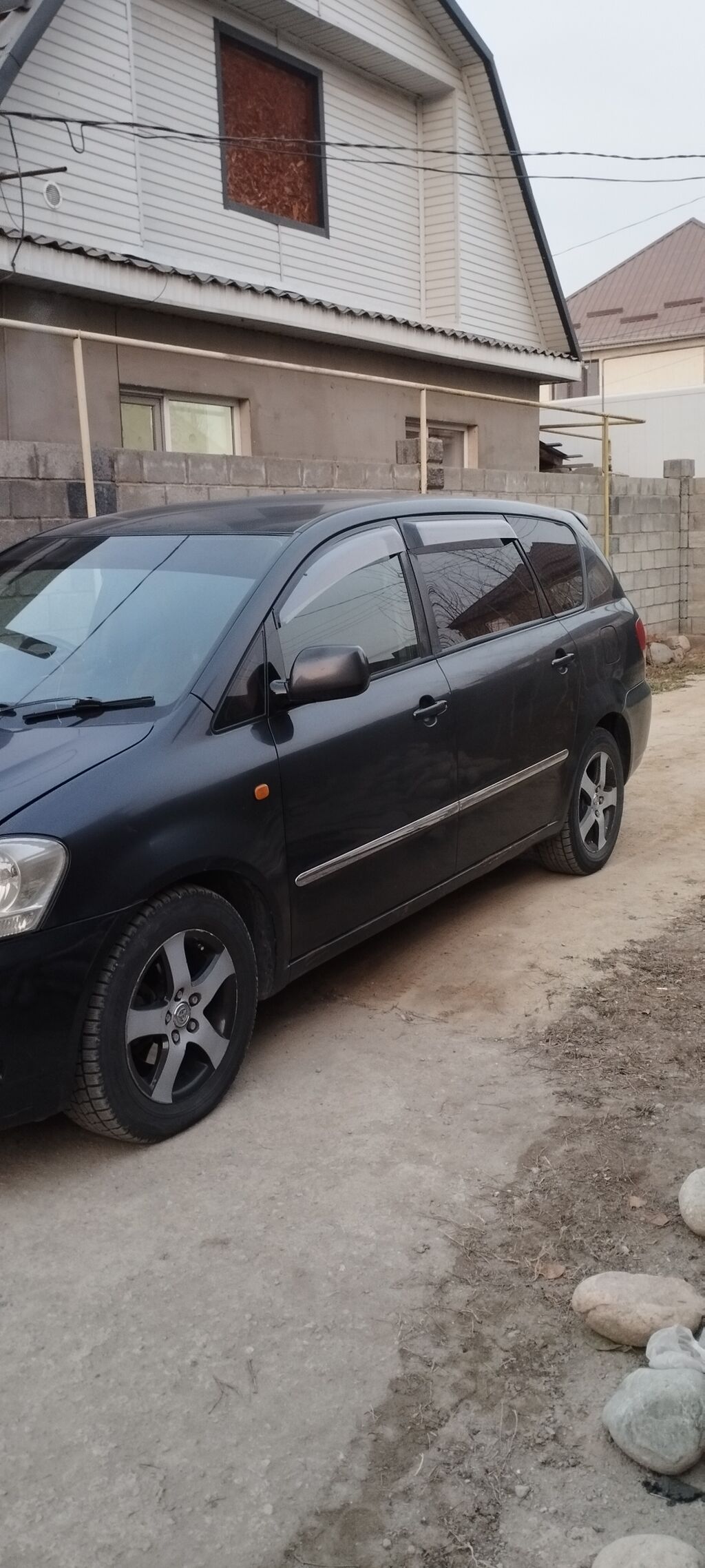 Toyota Ipsum: 2003 г., 2.4 л, Автомат, Газ, Универсал: фото 4