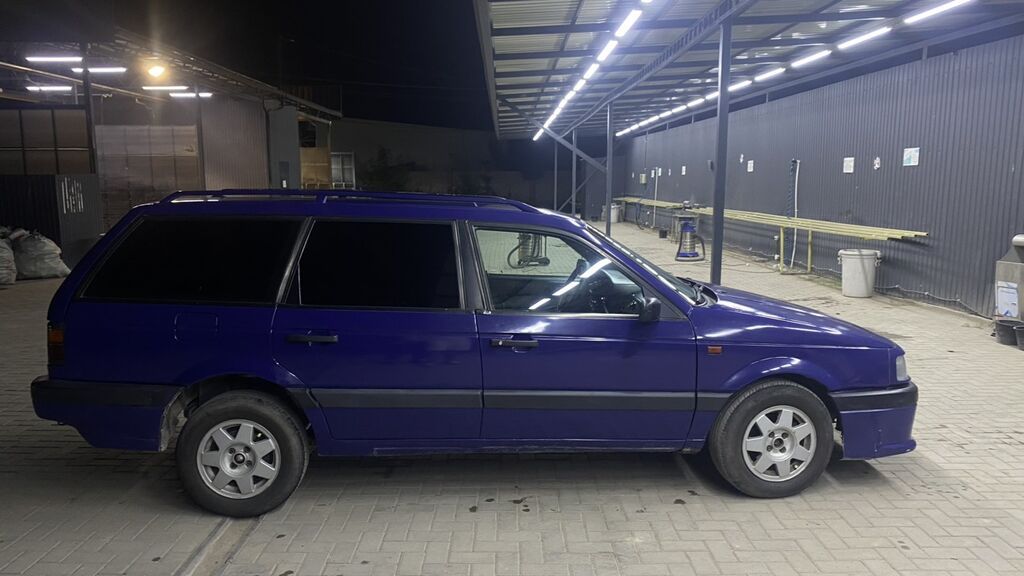 Volkswagen Passat Variant: 1990 г., 1.8 л, Механика, Бензин, Универсал — фото 2
