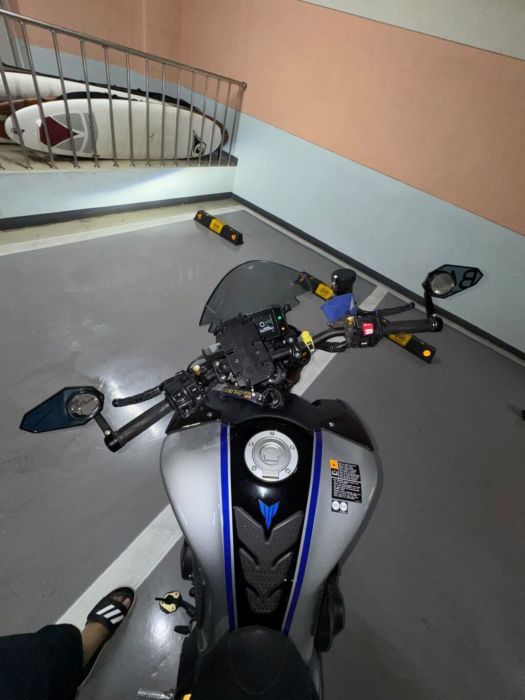 Yamaha MT‑09 SP (поколение с USD-вилкой золотого цвета) - Класс: фото 3