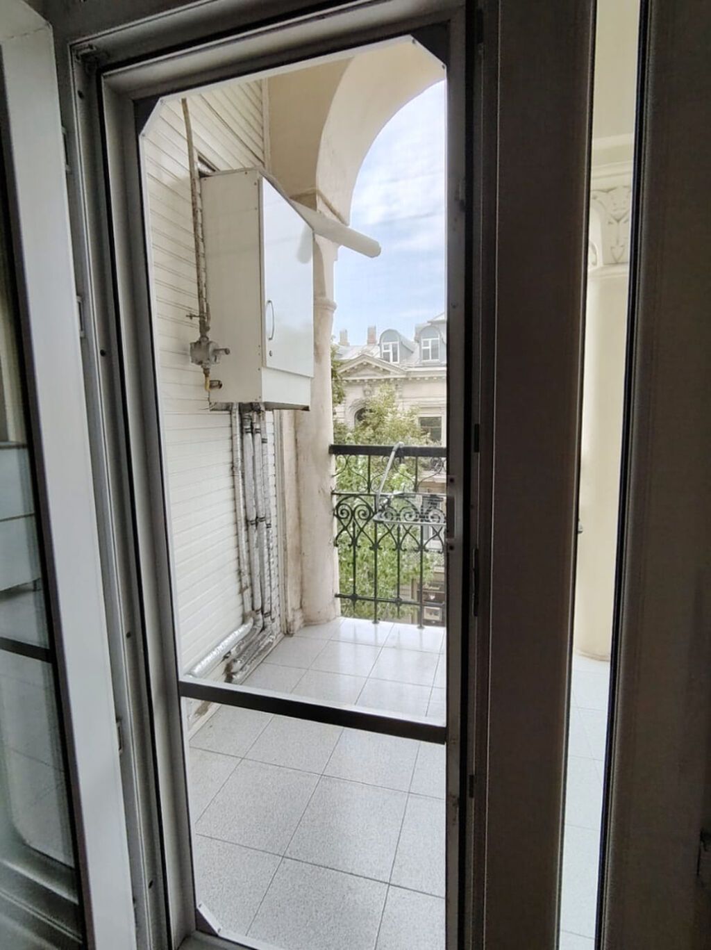 İcarəyə verilir 2 otaqlı köhnə tikili 75 m², Sahil m. 🏡 Сдается