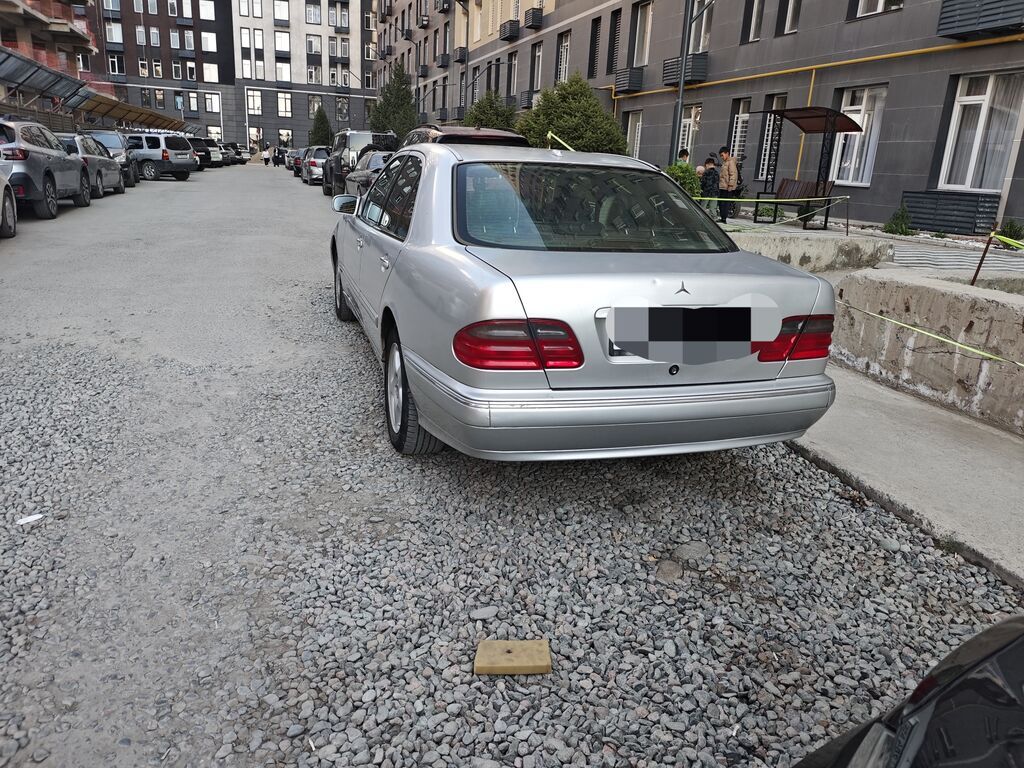 Mercedes-Benz E-Class: 2001 г., 2.7 л, Механика, Дизель, Седан: фото 3