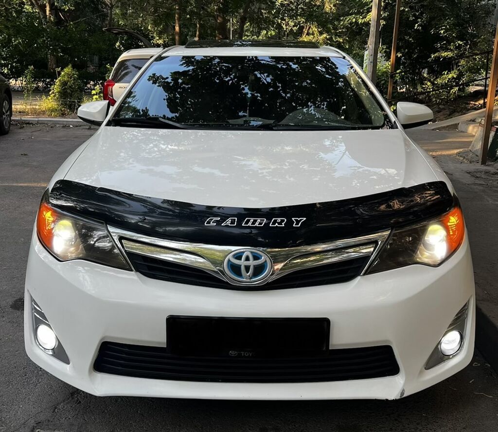 Toyota Camry: 2012 г., 2.5 л, Вариатор, Гибрид, Седан: фото 2