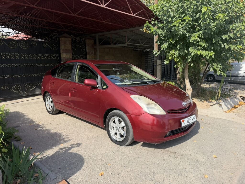 Toyota Prius: 2005 г., 1.5 л, Вариатор, Гибрид, Лифтбек: фото 3