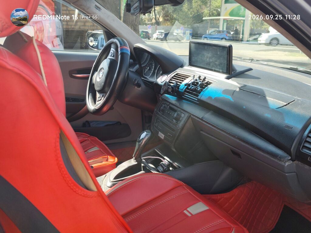 BMW 1 Series 2004 г., 2 л, автомат, хэтчбек: фото 5