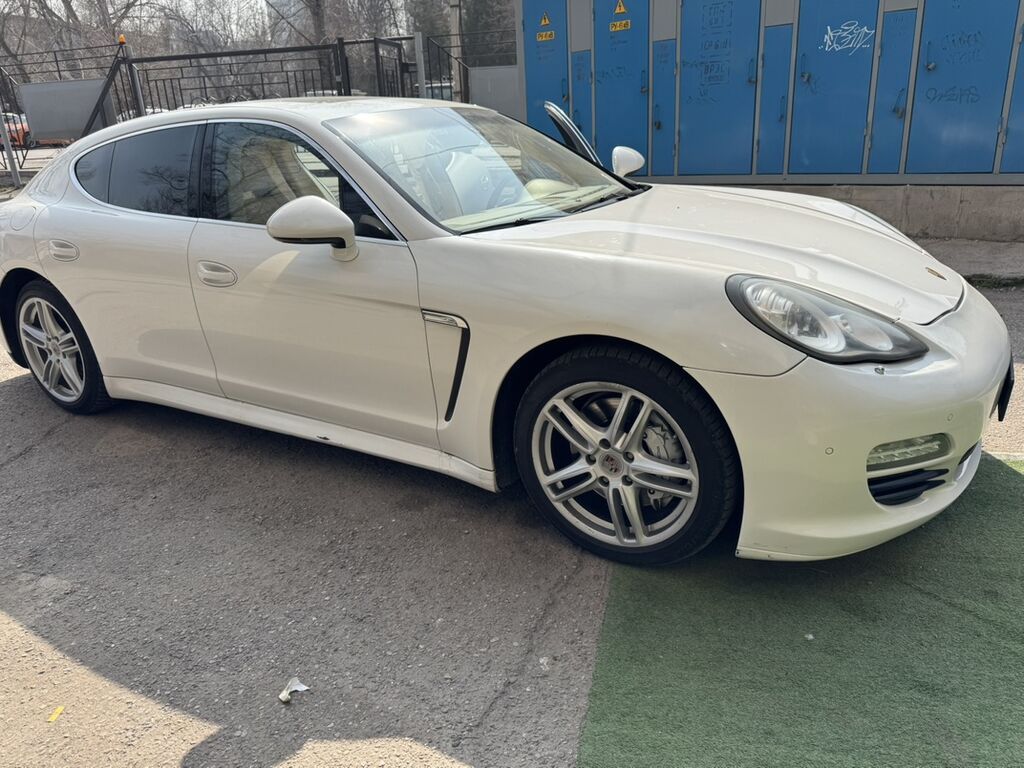 Porsche Panamera: 2011 г., 4.8 л, Автомат, Лифтбек: фото 3