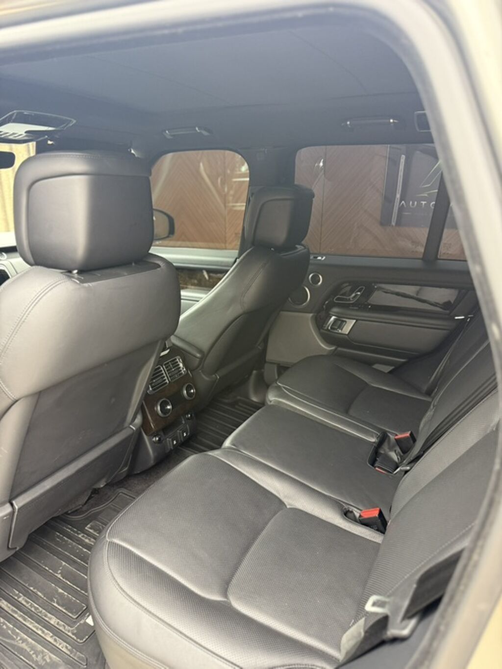 Land Rover Range Rover: 2018 г., 5 л, Автомат, Бензин, Внедорожник: фото 8