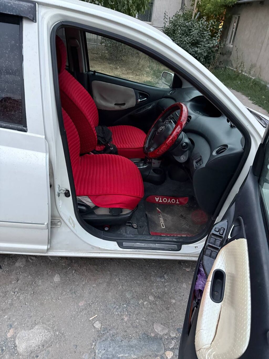 Toyota Vitz: 2003 г.: фото 8