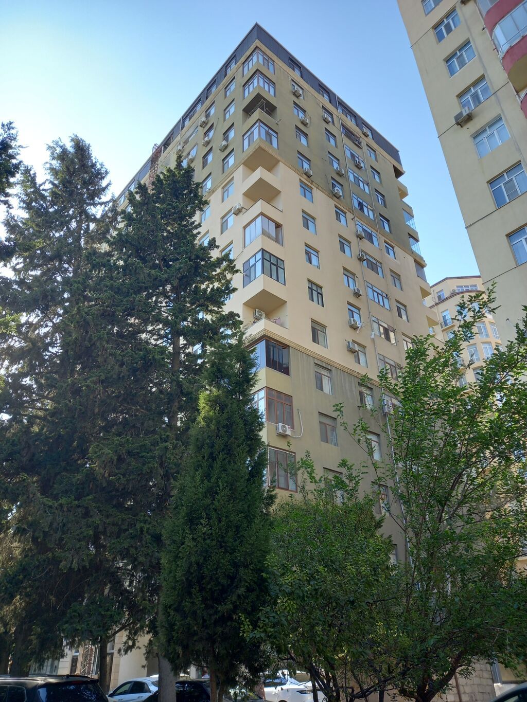 8-ci mikrorayon, 3 otaqlı, Yeni tikili, m. Azadlıq Prospekti, 108 kv. m