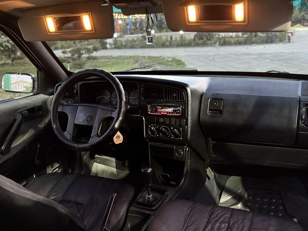 Volkswagen Passat: 1993 г., 1.8 л, Механика, Бензин, Универсал: фото 8