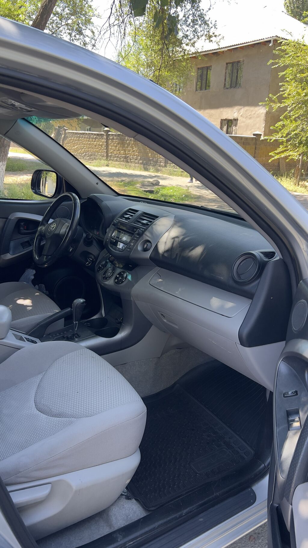 Toyota RAV4: 2006 г., 2.4 л, Автомат, Бензин, Кроссовер: фото 8