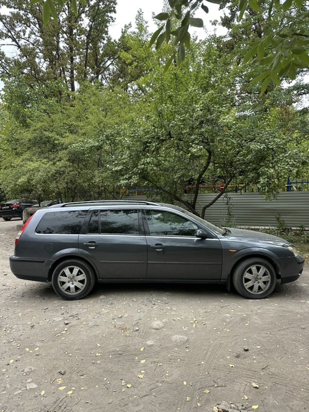 Ford Mondeo: 2003 г., 2.4 л, Механика, Бензин, Универсал: фото 2