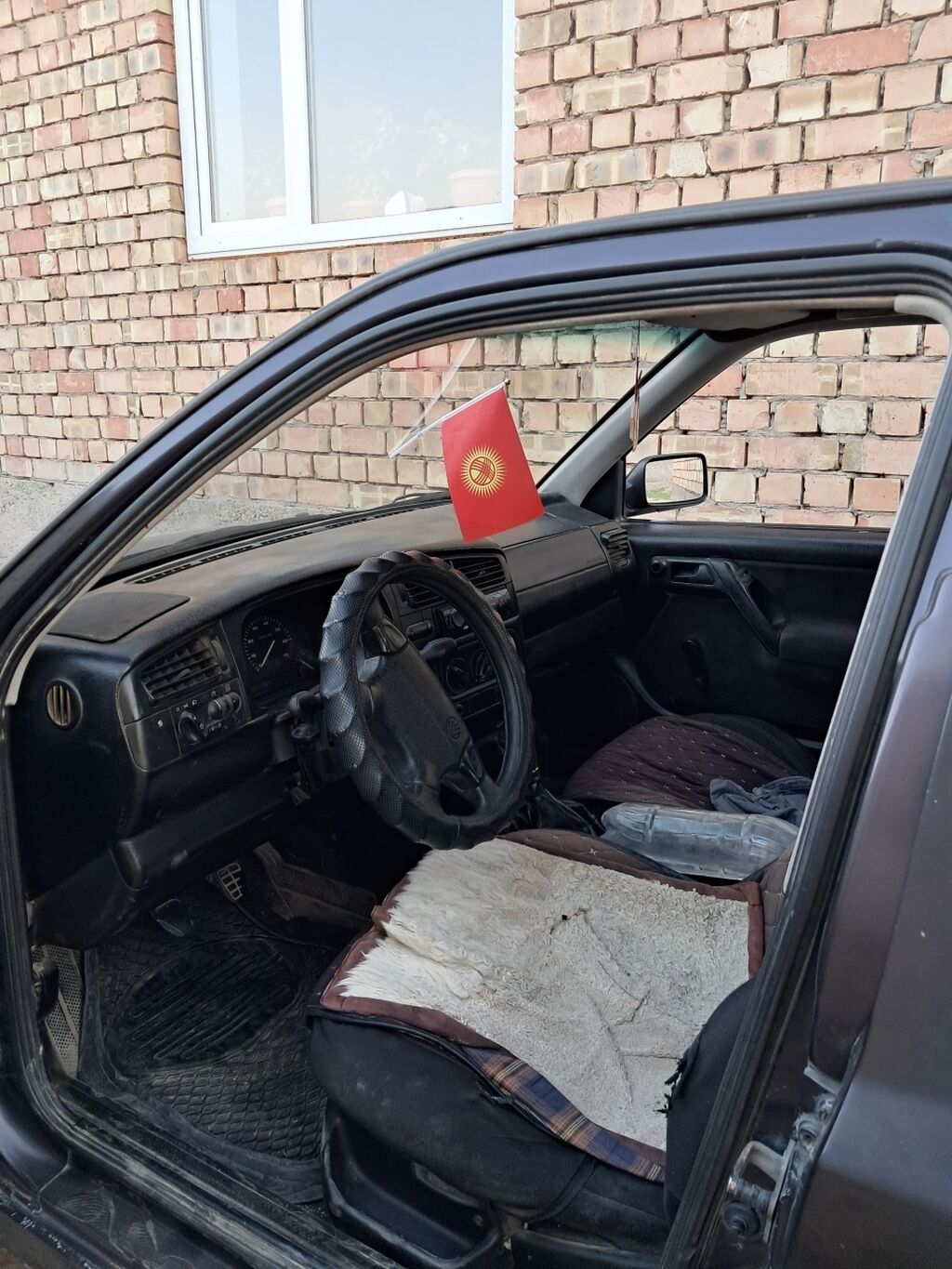 Volkswagen Vento: 1994 г., 1.8 л, Механика, Бензин, Седан: фото 5