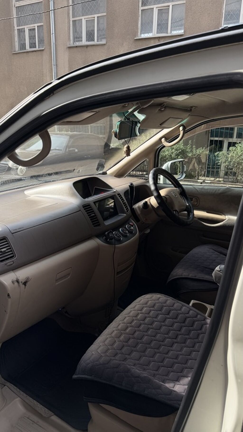 Nissan Serena: 2002 г., 2 л, Автомат, Бензин, Минивэн: фото 7