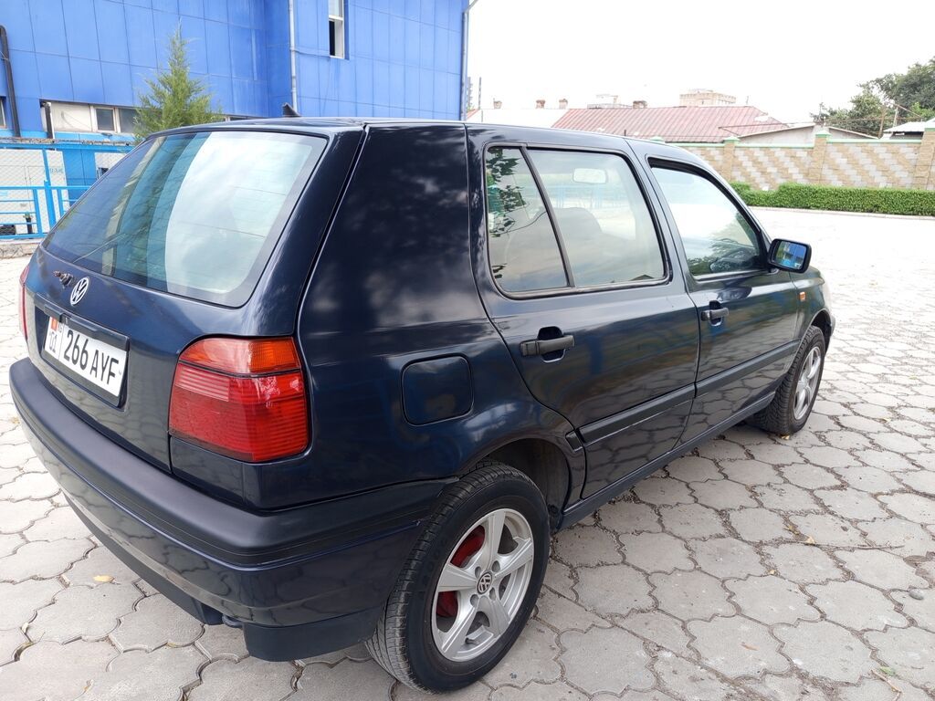 Volkswagen Golf: 1992 г., 1.8 л, Механика, Бензин, Хэтчбэк: фото 4