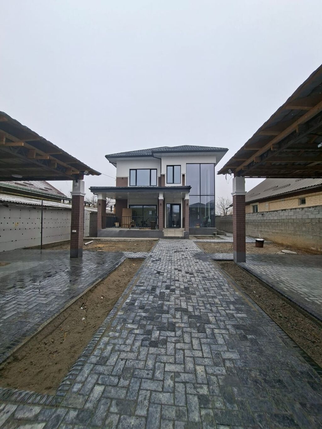 250 м², 5 комнат: фото 1