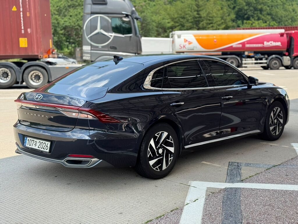 Hyundai Grandeur: 2021 г., 2.5 л, Автомат, Гибрид, Седан: фото 4