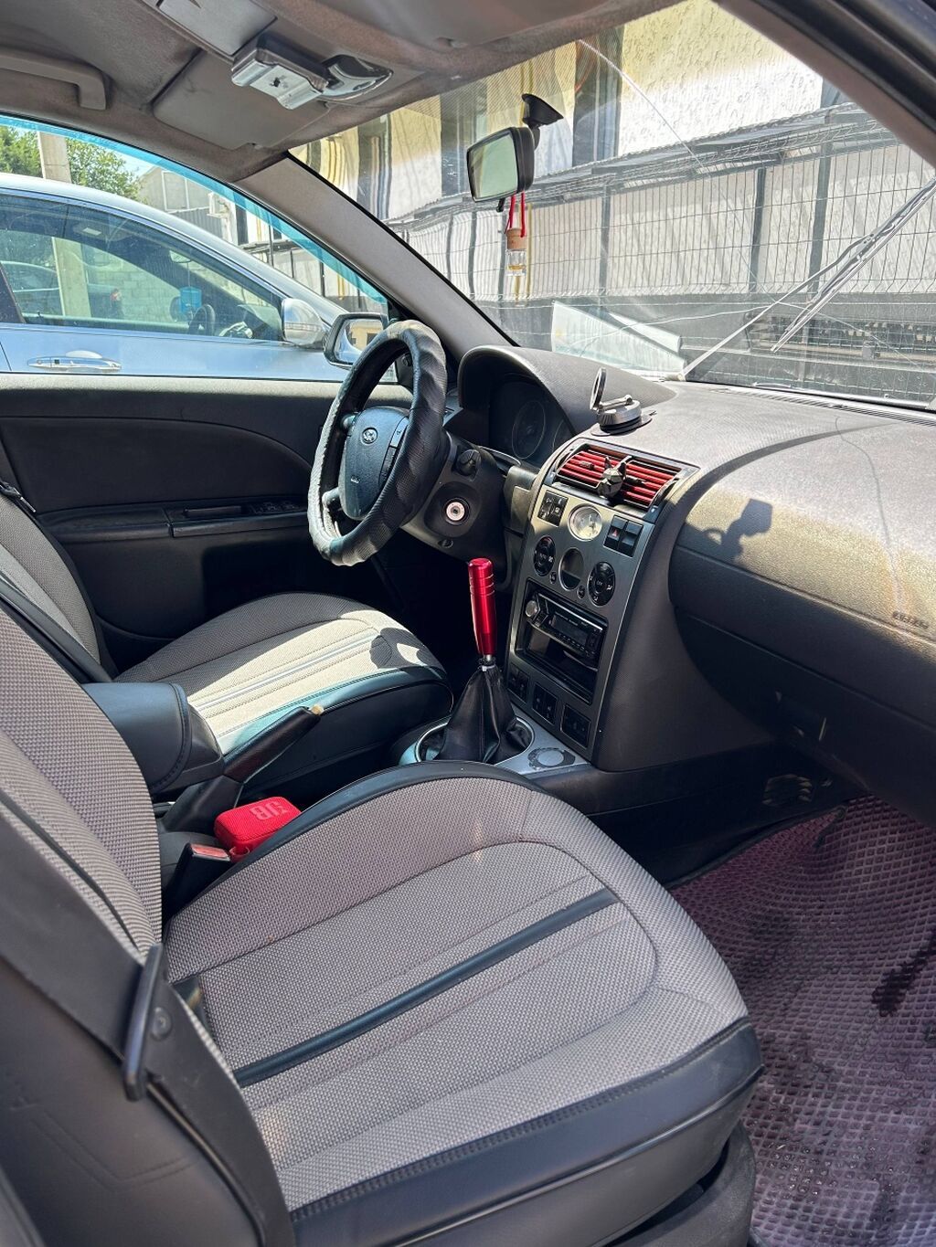 Ford Mondeo: 2003 г., 2 л, Механика, Дизель, Универсал: фото 5