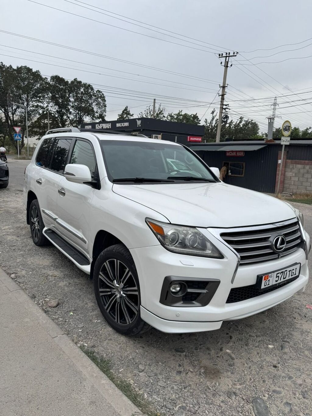 Lexus LX: 2013 г., 5.7 л, Автомат, Газ, Внедорожник: фото 2