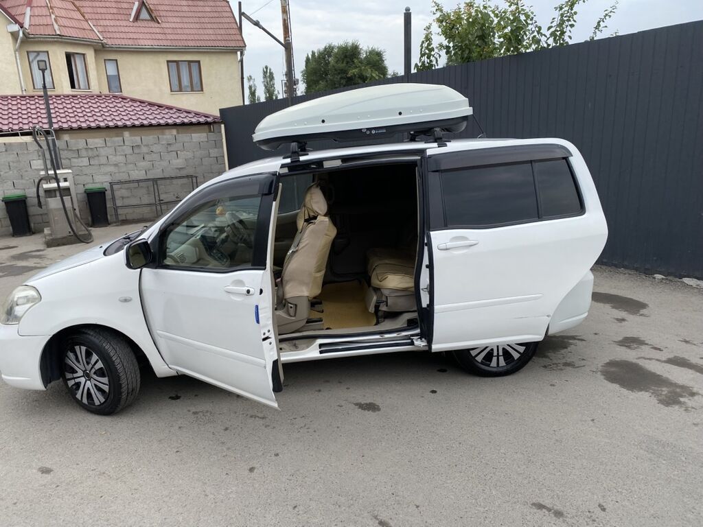 Toyota Raum: 2005 г., 1.5 л, Автомат, Бензин, Минивэн: фото 3
