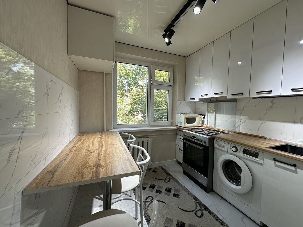 3 комнаты, 58 м², Юг-2 мкр 104 серия, 4 этаж, Евроремонт: фото 3