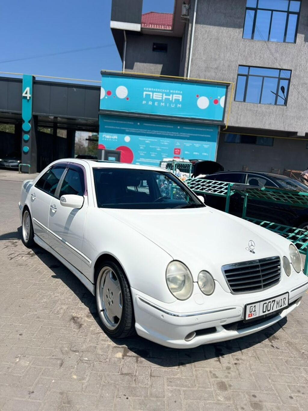 Mercedes-Benz E-Class: 2001 г., 5.5 л, Автомат, Бензин, Седан: фото 3