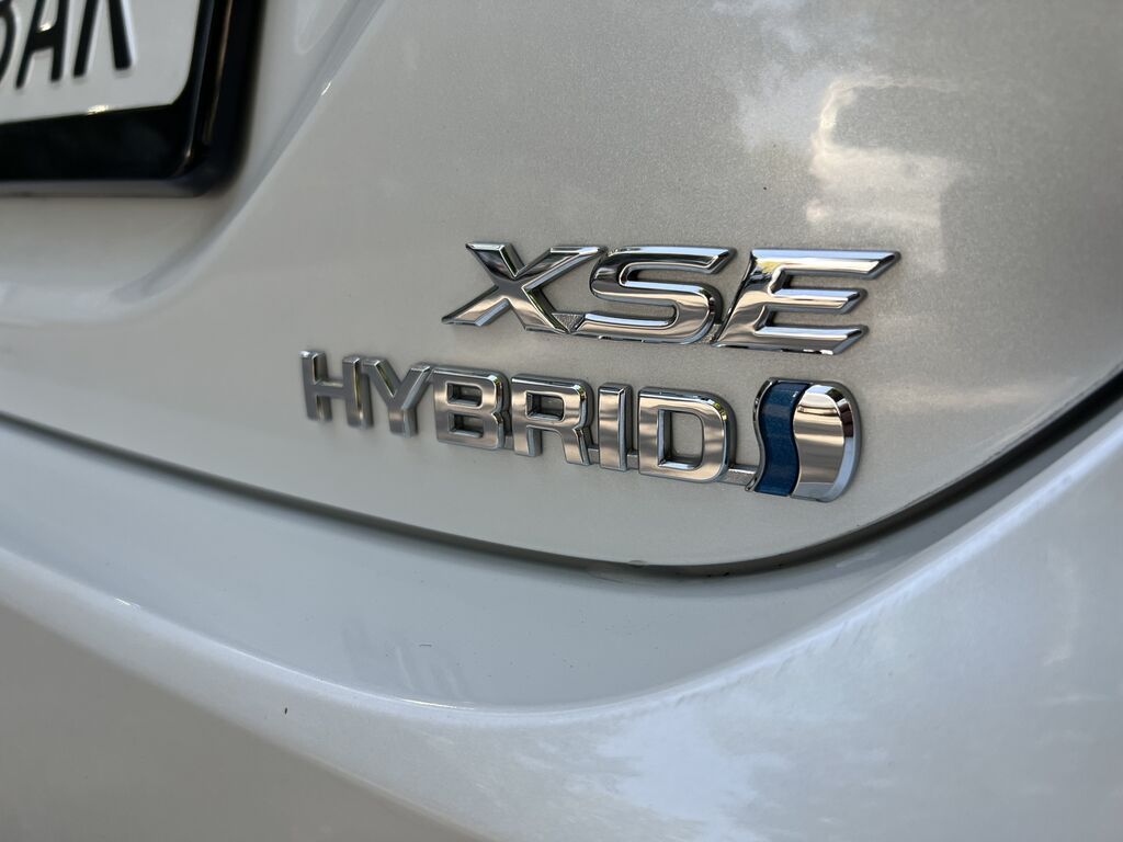 Toyota Camry: 2022 г., 2.5 л, Автомат, Гибрид, Седан: фото 8